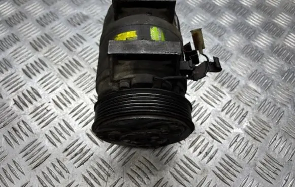 Volvo S60 Air conditioning (A/C) compressor (pump) 8708581