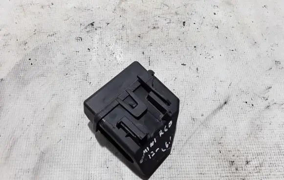 Mini Cooper Countryman R60 Fuse module 2755704