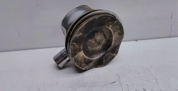 BMW 1 E81 E87 Piston 