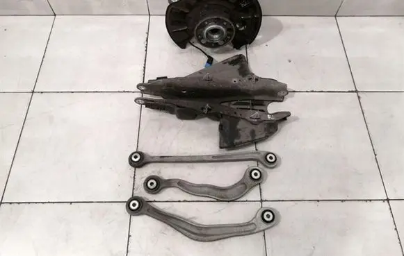 Mercedes-Benz S W222 Rear wheel hub spindle/knuckle A2223500941