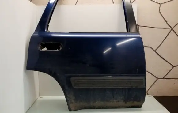 Honda CR-V Rear door