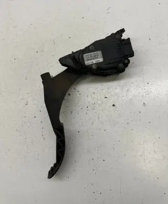 Skoda Octavia Mk1 (1U) Accelerator throttle pedal 1J1721503H 6PV00777001