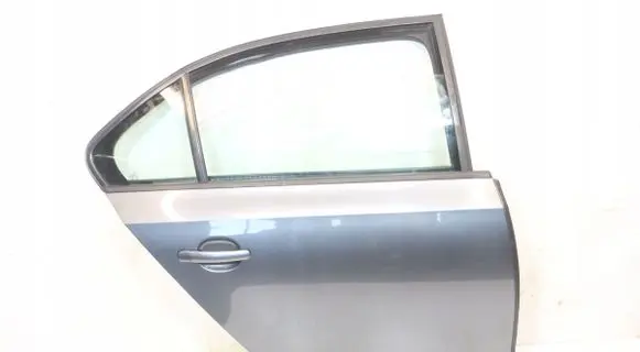 Volkswagen Jetta VI Rear door