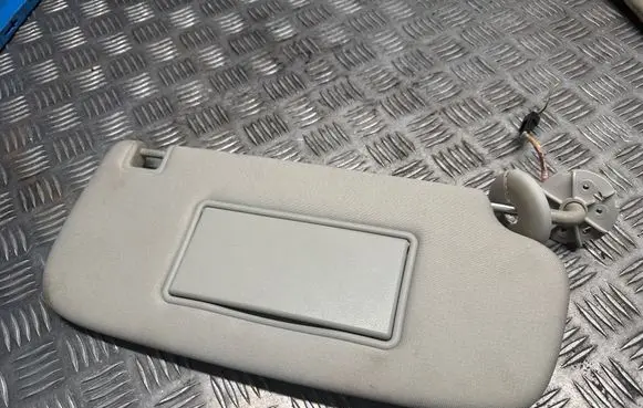 Sun visor