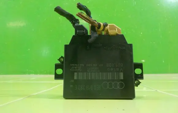 Audi A4 S4 B7 8E 8H Central body control module 8E0919283E
