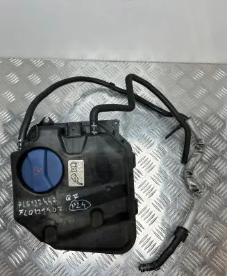 Audi Q7 4L Engine coolant pipe/hose 7L0121407E