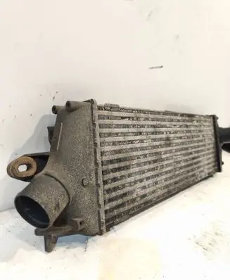 Opel Vivaro Intercooler radiator 988650B 93854162 8200411160