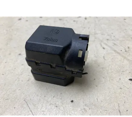 BMW 5 E39 Ignition lock contact 8363706