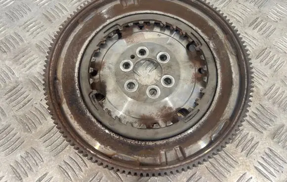 Volkswagen Caddy Flywheel 04E105266