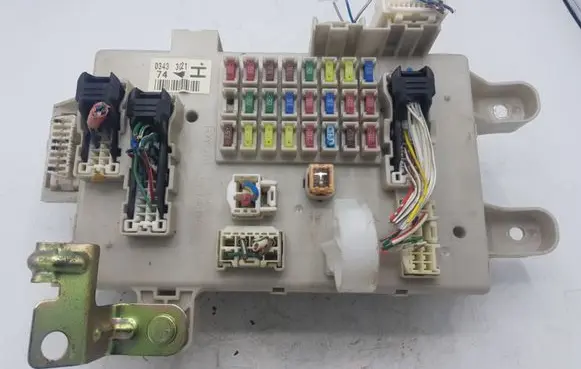Toyota Land Cruiser (J120) Fuse module 083433021