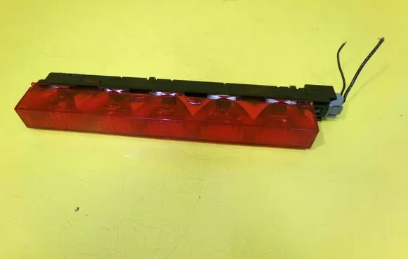 Ford Focus Third/center stoplight 1S7113A613AE