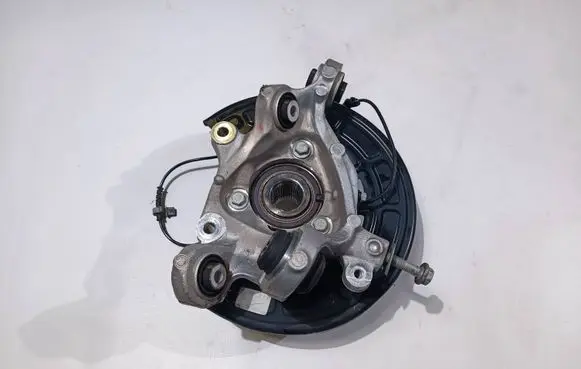 Rear wheel hub spindle/knuckle