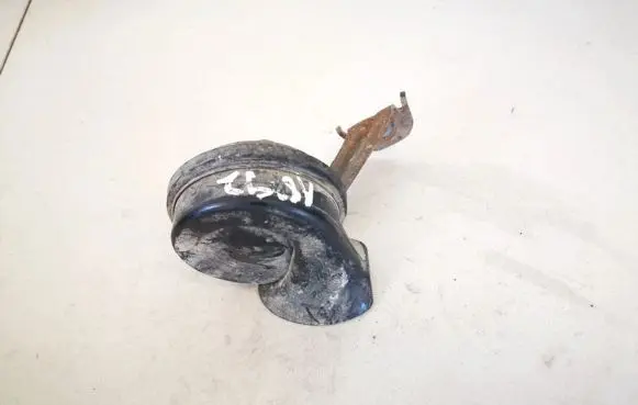 Volkswagen PASSAT B6 Horn signal e100209