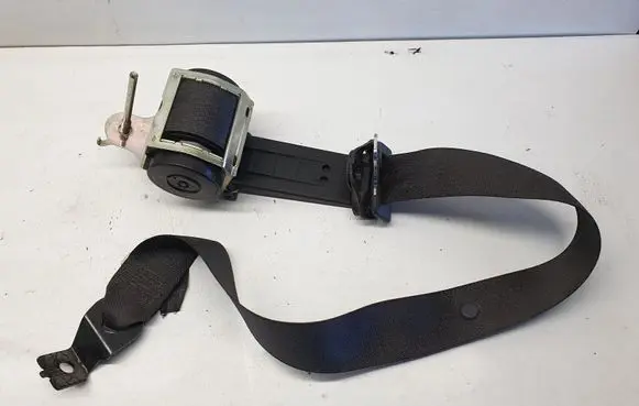 Opel Zafira B Front seatbelt 13296203 nr9304