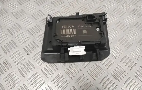 Peugeot 3008 II Other devices 9813403280