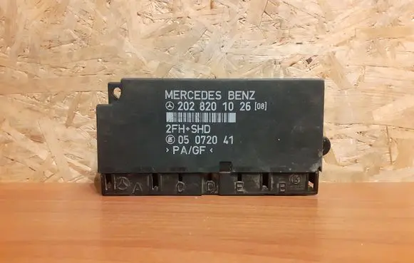 Mercedes-Benz E W124 Central body control module 1650 2028201026
