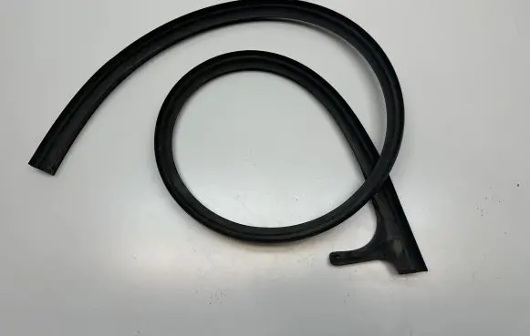Volkswagen Amarok Rubber seal front door (on door) 2H0837761