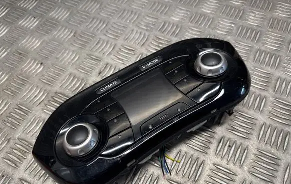Nissan Juke I F15 Climate control unit 24845BV83A 3T02233