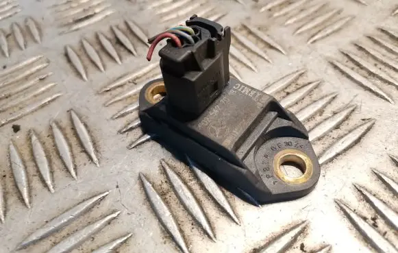 Mercedes-Benz S W220 Airbag deployment crash/impact sensor 0025427018