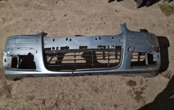 Volkswagen Golf V Front bumper 1K0807221D