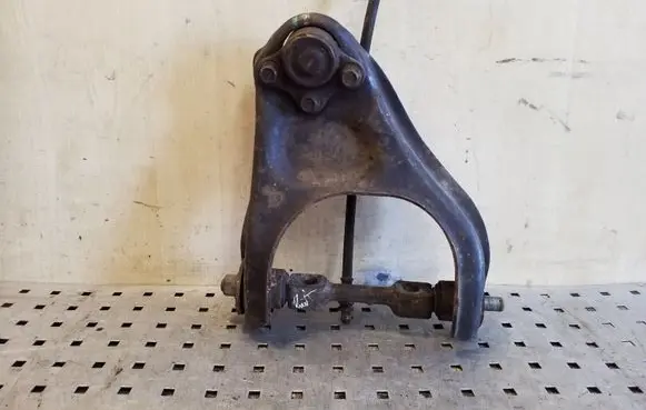 Opel Frontera B Front lower control arm/wishbone