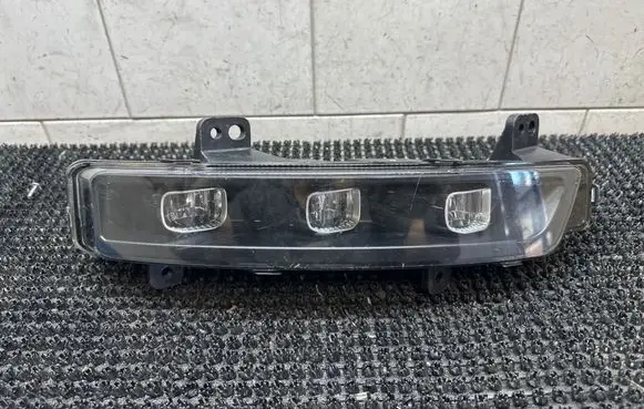Jeep Grand Wagoneer Front fog light 68525276AA 68425742AD