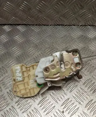 Honda Stream Front door lock 010627