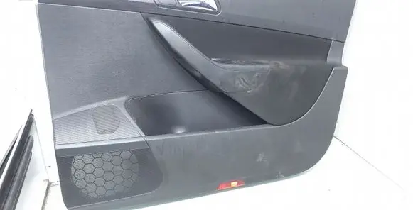 Volkswagen PASSAT B6 Front door card panel trim 3C1867012