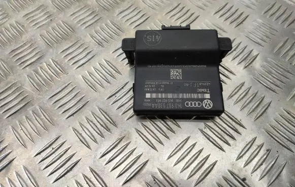 Volkswagen PASSAT B6 Gateway control module 1K0907530AA 1K0907951