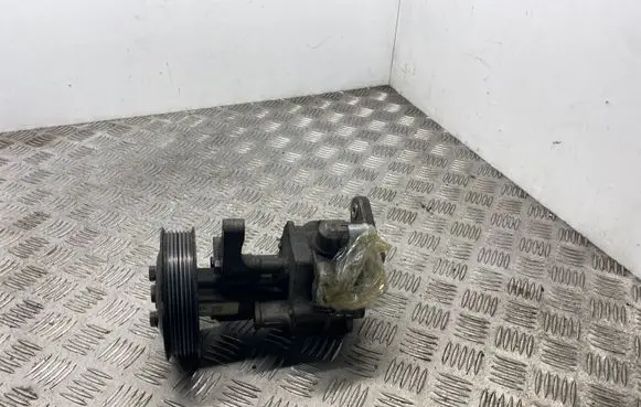 BMW X5 E70 Power steering pump 6796462 679646203