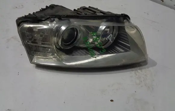 Audi A8 S8 D3 4E Headlight/headlamp