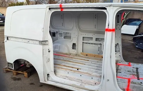 Opel Vivaro Rear quarter panel 