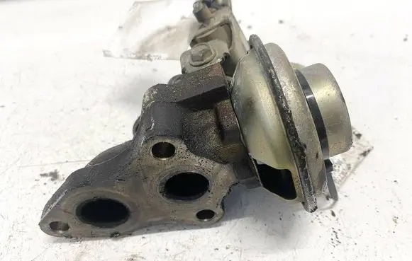 Toyota Avensis T220 EGR valve 2562027060 25620-27060