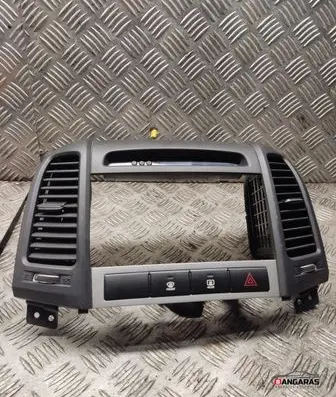 Hyundai Santa Fe Dash center air vent grill 4r1s41