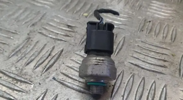 BMW 1 F20 F21 Air conditioning (A/C) pressure sensor 24055910 918146401