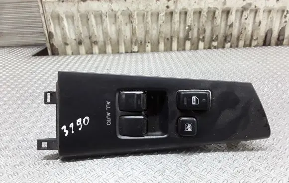 Toyota Corolla E120 E130 Electric window control switch 8404012020