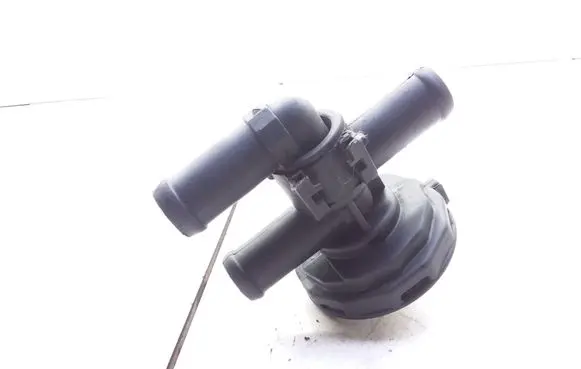 Engine mount vacuum valve