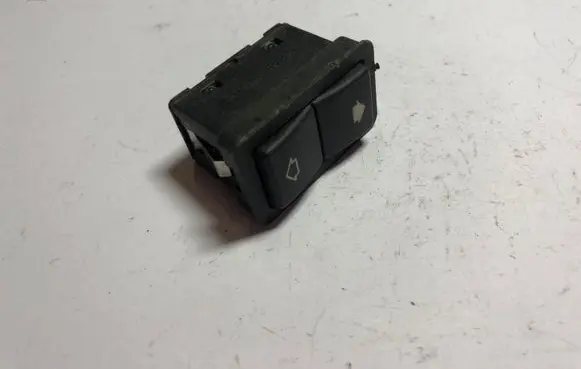 BMW 5 E39 Electric window control switch 8368974