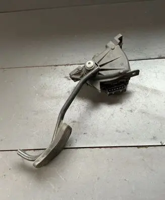 Volvo S70 V70 V70 XC Accelerator throttle pedal 3524435