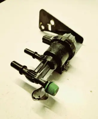 Ford Mustang V Fuel tank valve 4R339G683AC
