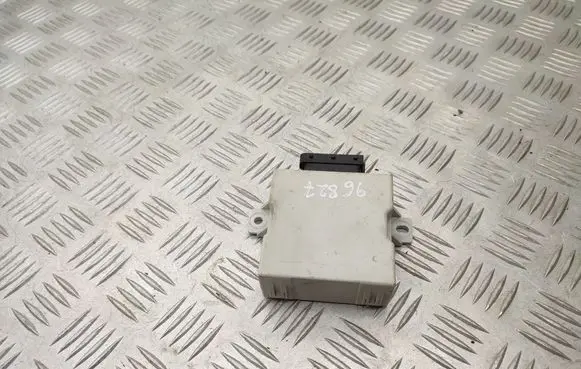 Toyota Avensis T250 Window wiper relay 150696