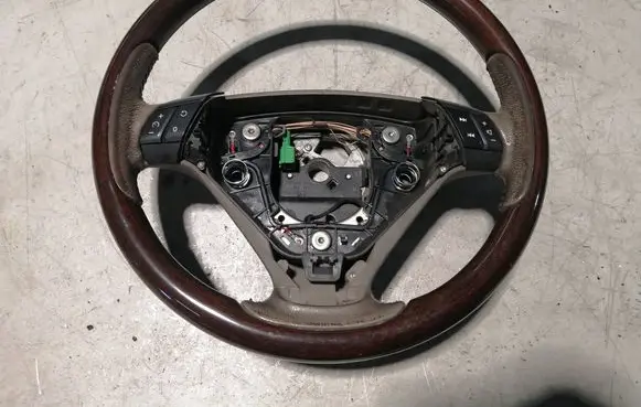 Volvo XC90 Steering wheel 8674669