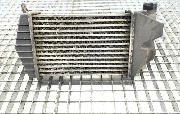 Opel Astra H Intercooler radiator 13213402