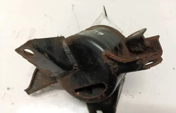 Hyundai i30 Engine mount bracket 