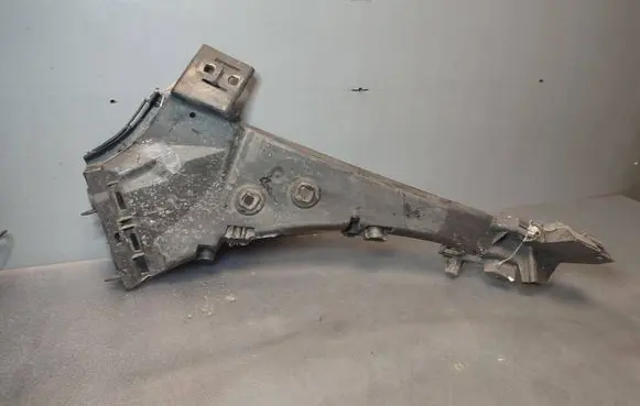 Audi Q7 4L Front bumper mounting bracket 4L0807283