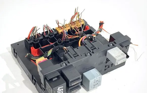 Volkswagen Golf V Other control units/modules 1K0937049K