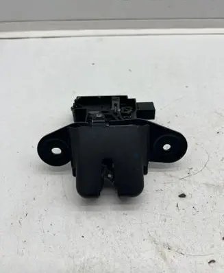 Dacia Spring Tailgate/trunk/boot lock/catch/latch 906002009R 1300218