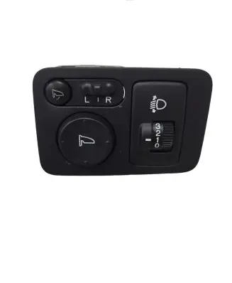 Honda CR-V Headlight level height control switch M31062 M33212