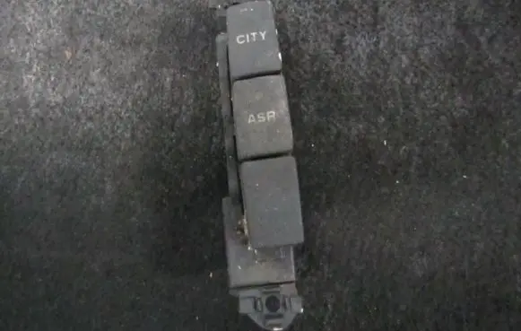 Traction control (ASR) switch