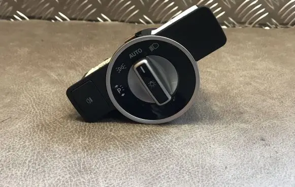 Mercedes-Benz E A207 Light switch A2129050551